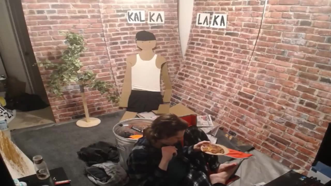 Kalkalaka feet trivia