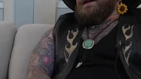 Teddy Swims shows Junior Lima who's boss