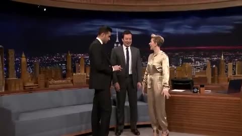 Incredible: Scarlett Johansson Gets a Special Magic Trick from Dan White