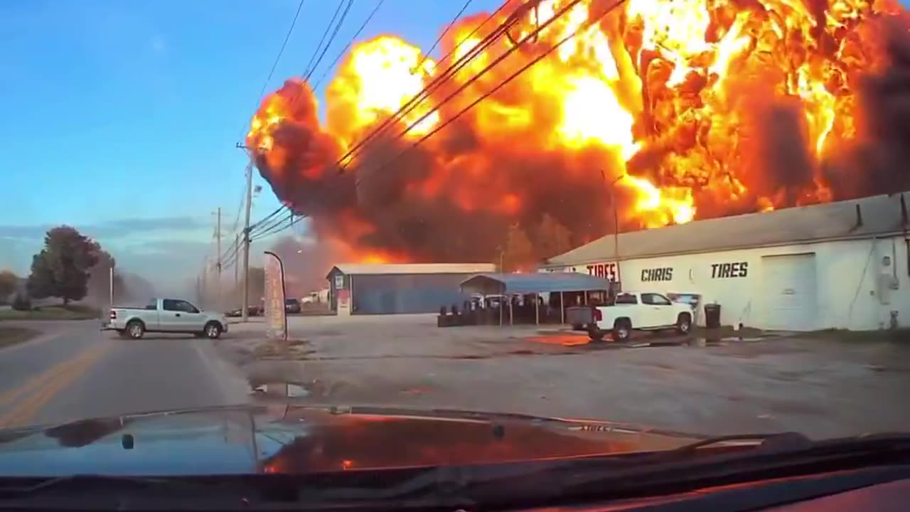 New Dashcam footage shows UPS Flight 2976 plane crash in Louisville