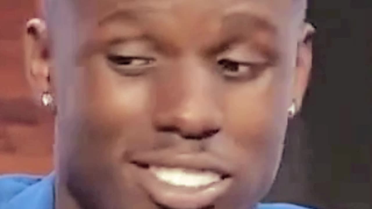 Jamal Roberts Engages Fans With Fun Facebook Question and Playful Emojis 🎤 - WorldEye