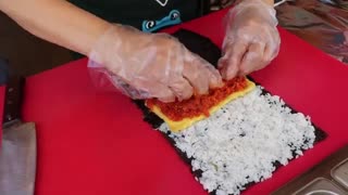 Impossible to Eat in One Bite?! This Arm-Sized Gimbap Is the Craziest Ever