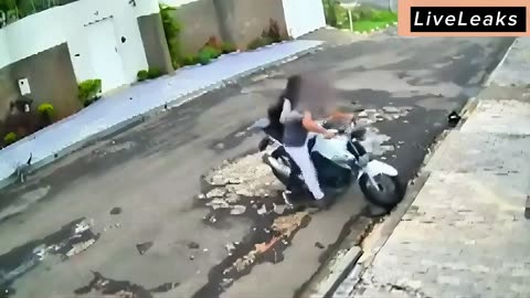 Thief Tries to Steal Her Bike — She Latches On and Won’t Let Go