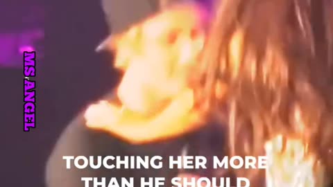 ARIANA GRANDE FELT UNCOMFORTABLE WITH JUSTIN BIEBER IN A CONCERT!!