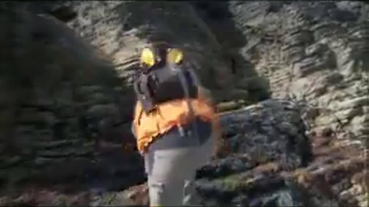 Man_vs._Wild_-__Sand,_Salt_and_Goo_(0)