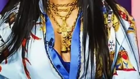 4 celebrities who humiliated themselves on stage