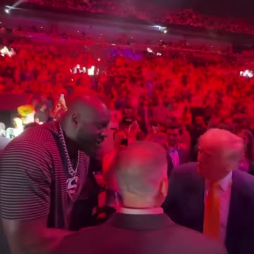 Shaq seeks out and shakes President Trump’s hand at UFC