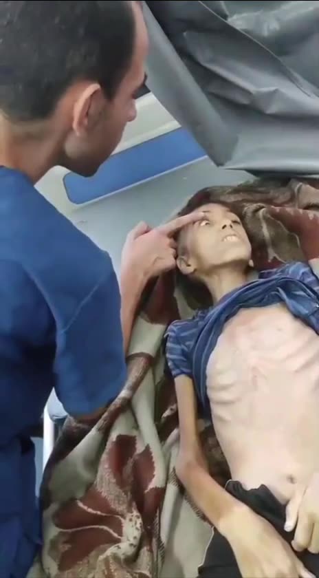 Palestinian child, Muayyad Naim Al-Saksak