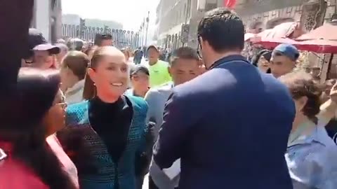 Man seen trying to kiss and touch Mexican President Claudia Sheinbaum as she