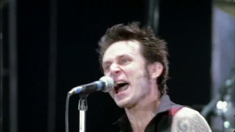 Are We The Waiting / St. Jimmy - Green Day (live)
