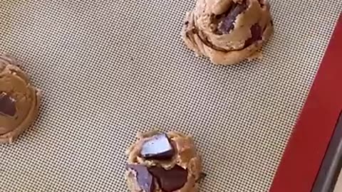 Trending: The most perfect chocolate-chip cookies you will ever see