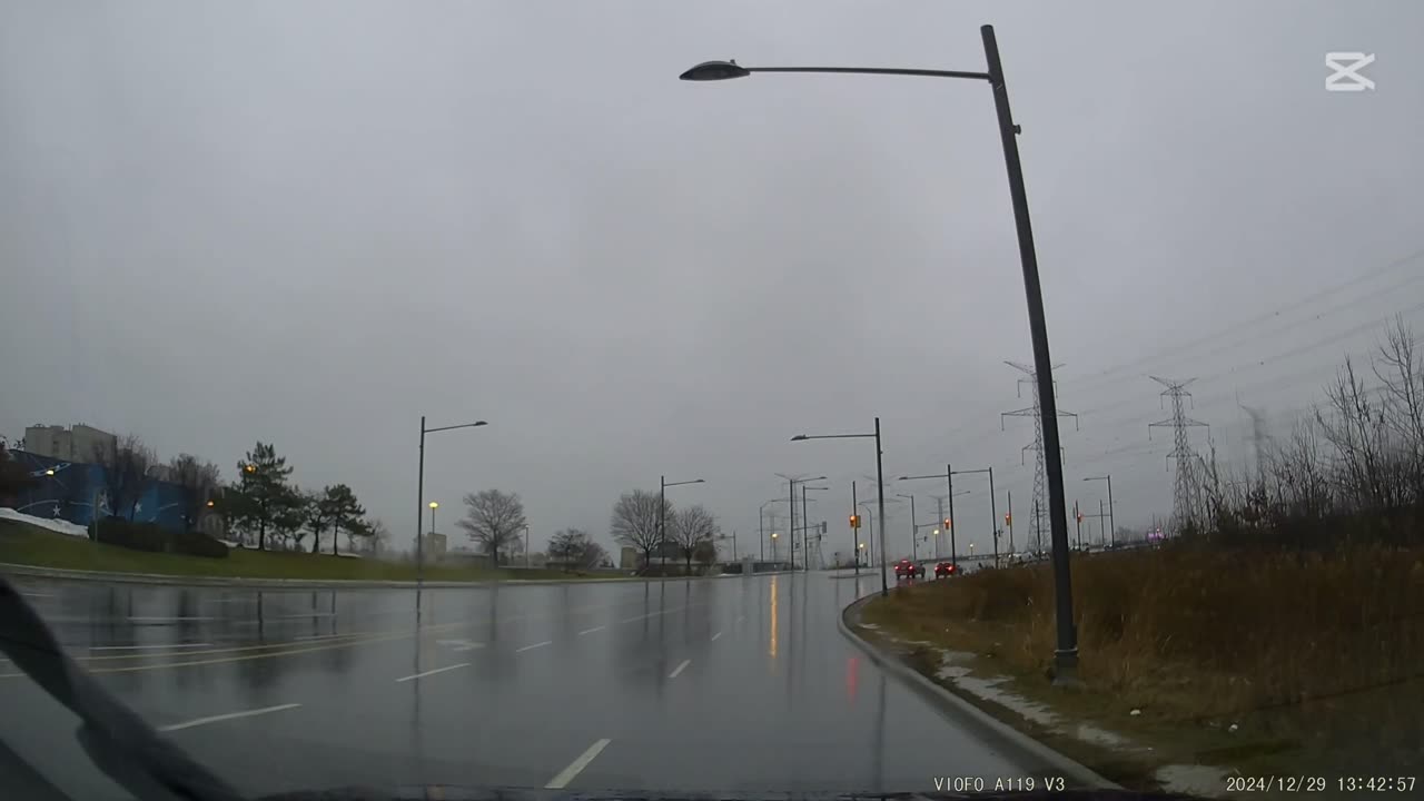 [4K] idiot driver! Dangerous passing turning in Rain.