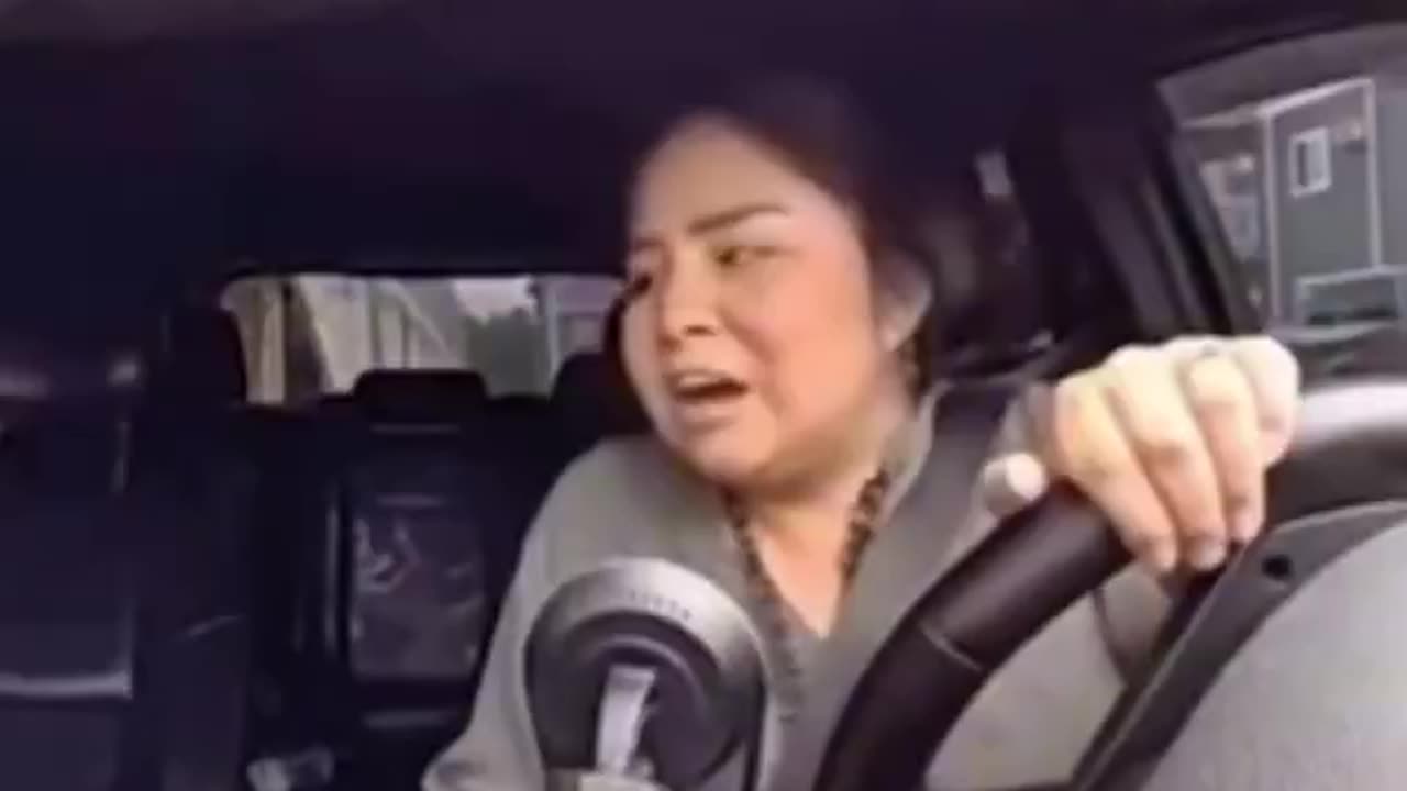 On your phone for 5 seconds while driving is crazyyyyy - CRASH