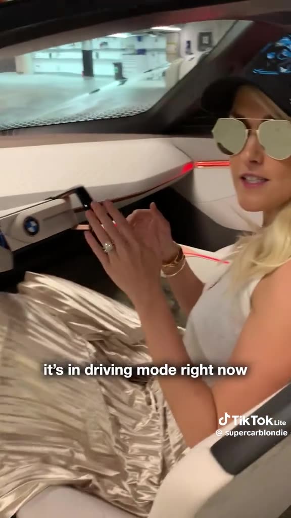 This BMW concept is literally ALIVE…🤯🔥 #BMW #concept #supercar