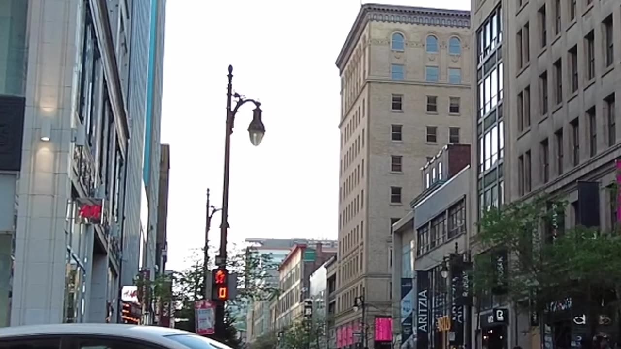 City Moments: A Short Urban Showcase