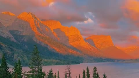 Mountain sun set view