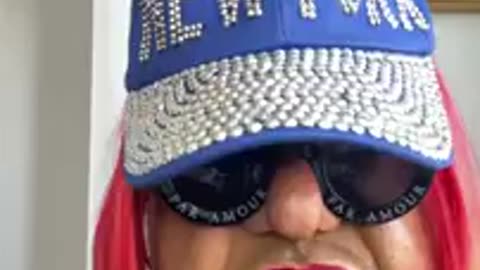 MsH 20201109 FOODIE BEAUTY HAS A FEEDER PAYING HER?????? I KNEW IT