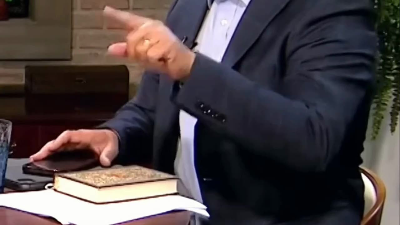 Christians EXPOSE Quran as UNREADABLE & CONFUSING