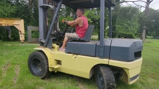 SATURDAY MORNING FORKLIFT ACTION: MOVING OLD TRAILERS OUT OF THE WAY