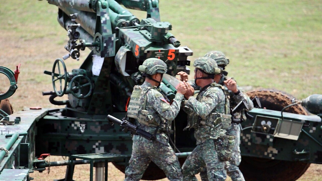 Philippine Marines fired their M-71 155 mm Howitzers in Ilocos Norte – June 2025