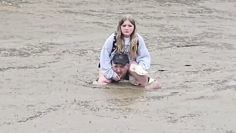 🇺🇸 The Trump admin, after agreeing to "bail out" Argentina for $40B