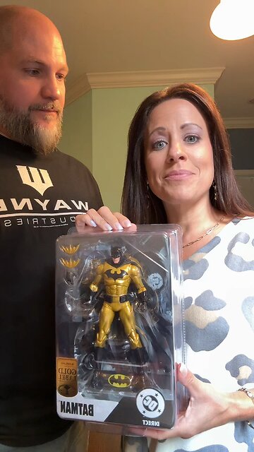 Don’t call Batman a Labubu! San Diego Comic Con Hush Batman. #labubu #batman #mcfarlanetoys