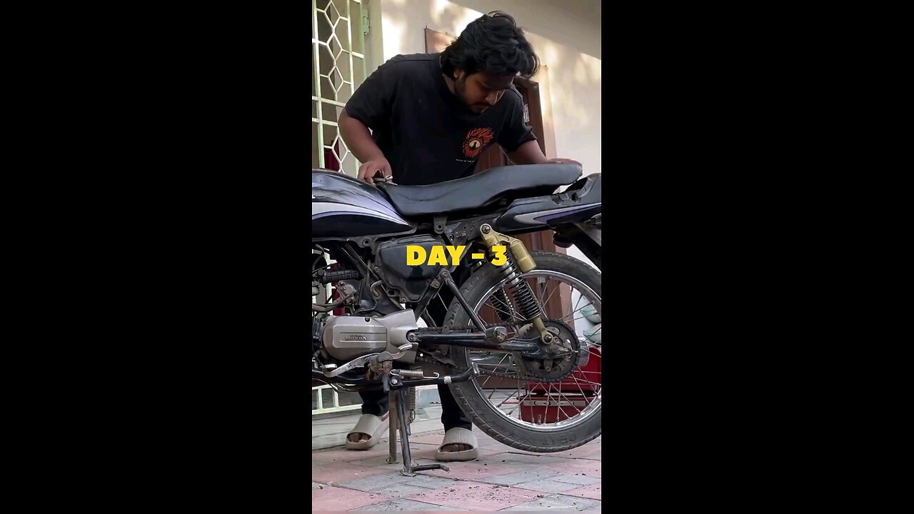 DAY-3 OF MAKING MY BRAND NEW SPLENDOUR INTO A CAFE RACER.