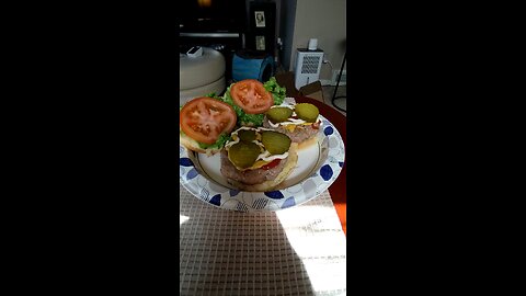 Eating Simple Truth Grass Fed And Finished Ground Beef Patties, Dbn, MI, 6/11/25