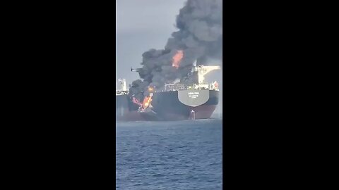 🇮🇷Two tankers are burning after a collision near the Strait of Hormuz.