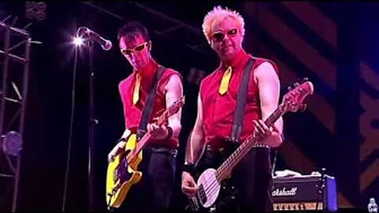 Tocatta in D Minor - The Toy Dolls (Live 2012)
