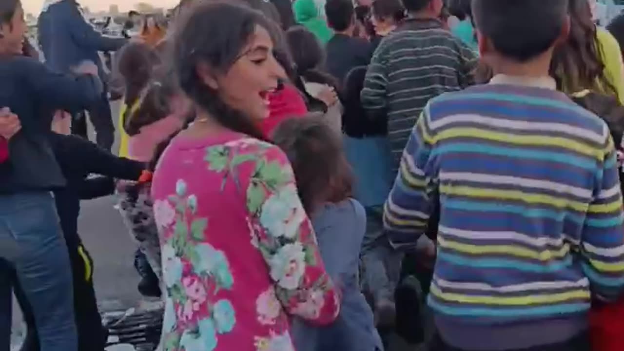 Leisure activities for Syrian children performed by Russian military