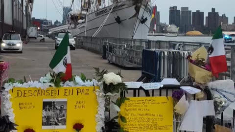 Apoyando al Buque Cuauhtémoc de México en Nueva York.