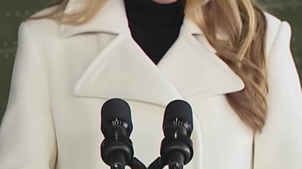 Melania Trump Lands at Marine Base With Urgent Christmas Message