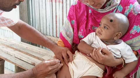 cute baby injection crying video of USA baby immunization Mummant #shorts #trending #vaccine