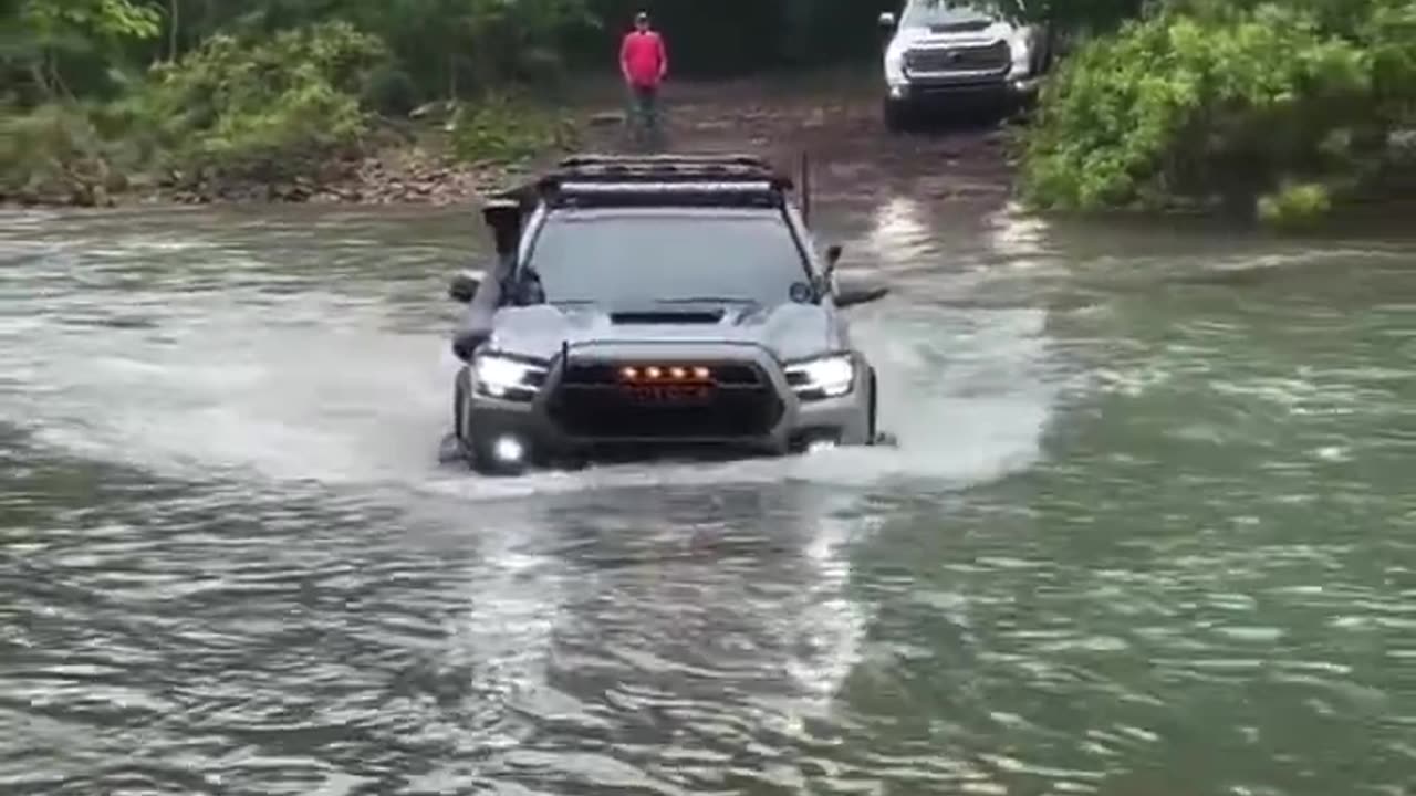 Insane 4x4 River Crossing with Full Load – Raw Power Test!