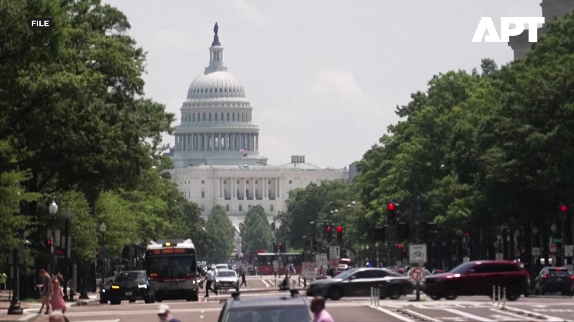 💥Reclusive Billionaire Donates $130 Million for US Troops in Shutdown