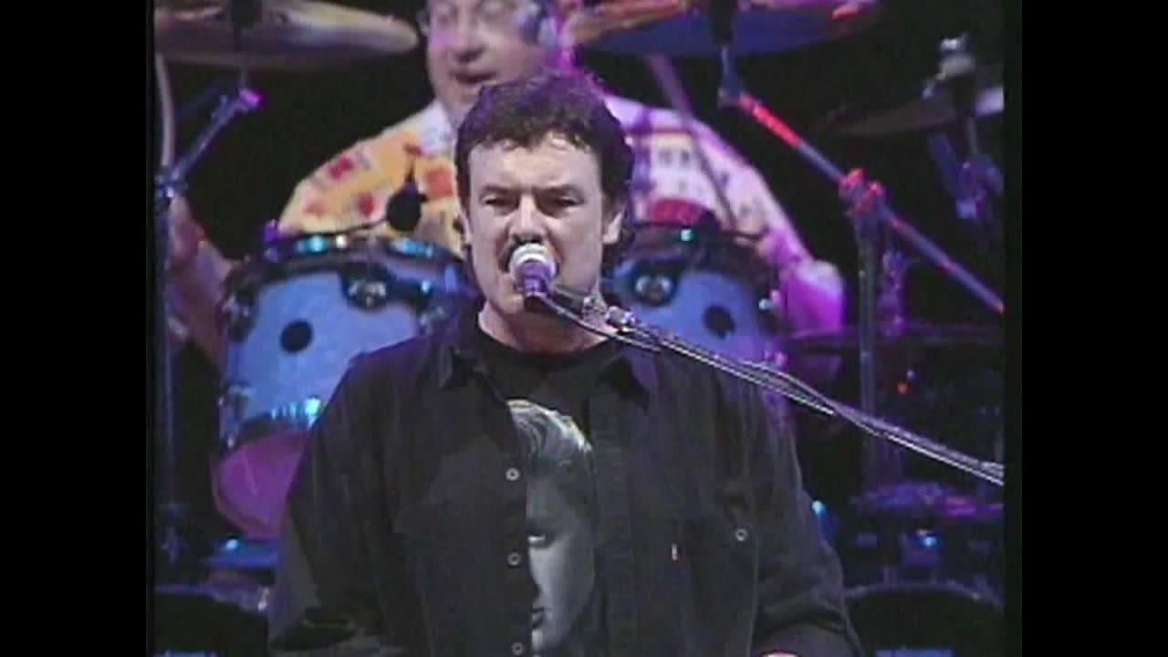 Guns, Guns, Guns - The Guess Who (live)