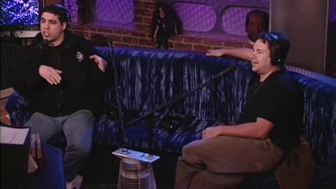 Did Robin Try To Kiss Stuttering John - 02-03-04