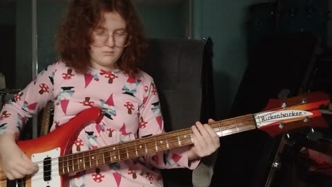 Silly Love Songs/Wings bass play along by Cara.