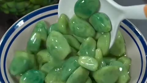 Trending Chinese evil garlic recipe in China. Do u have the guts to try?