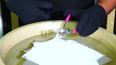 Only 1% Guess This Right 🧻💦Ending Will Blow Your Mind😳#satisfying #watertub #tube #asmr #experiment