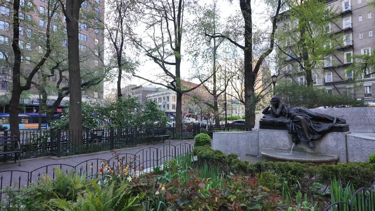 New York City LIVE Walking (chat on YouTube)