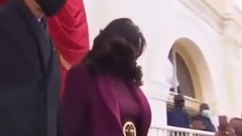 ITS WINKY TIME WITH BIG MIKE