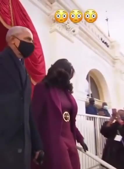 ITS WINKY TIME WITH BIG MIKE