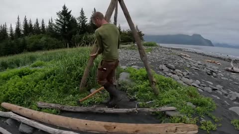 4 Days Alone in Alaska - Bushcraft Camping & Foraging Food_part1