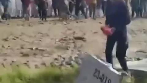 Pakistani Style: Fighting Indian Drones with Stones and Slippers