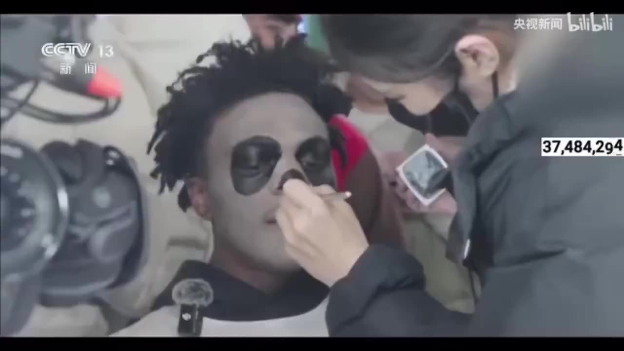 Speed met the most craziest fan in China 😭🇨🇳