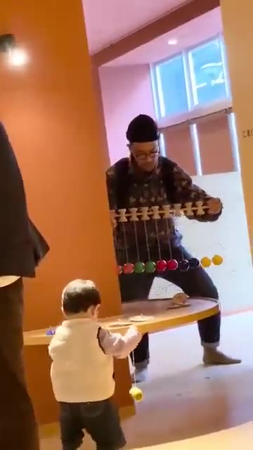 Nobody else would believe him if there were no video 😂👍