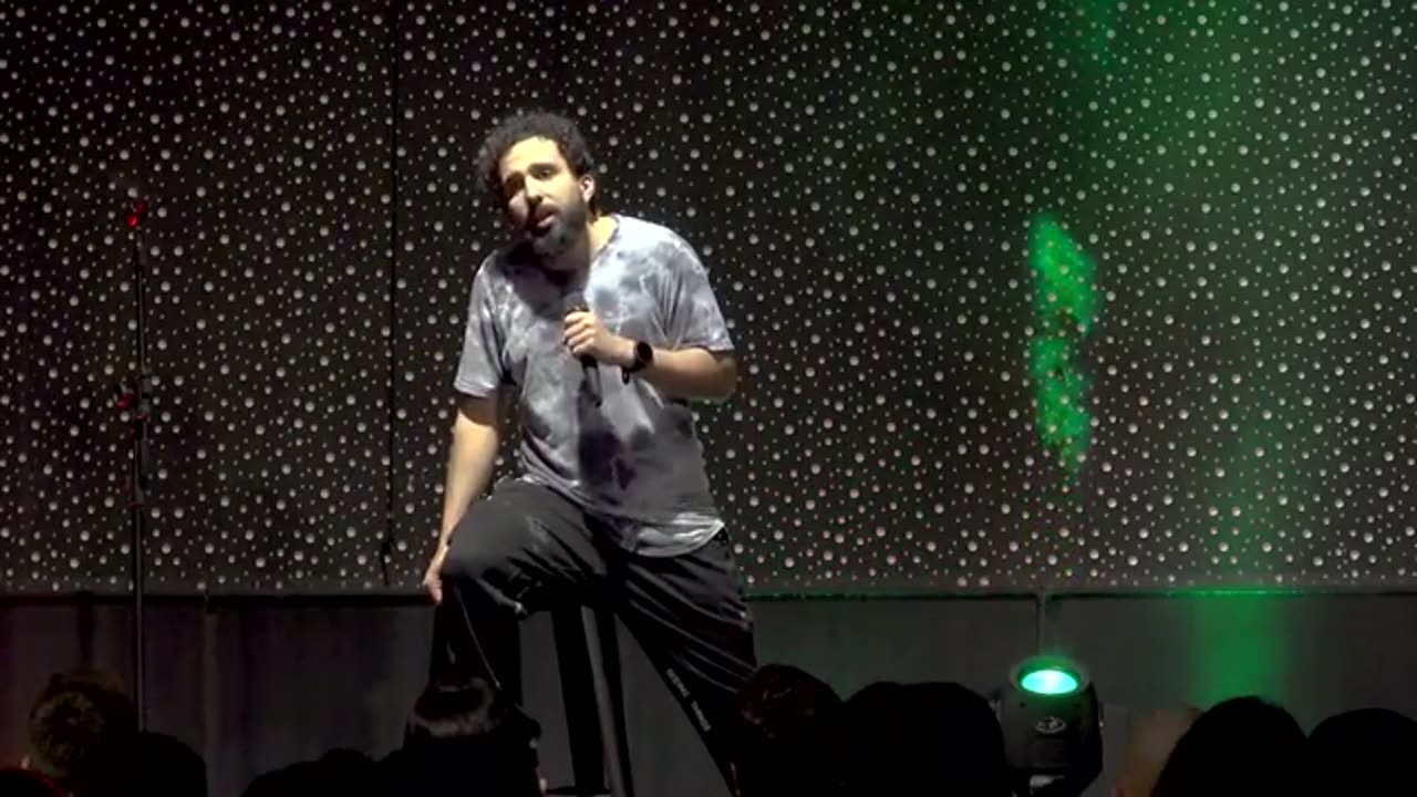 Stand UP humor Murilo Couto Brazilian