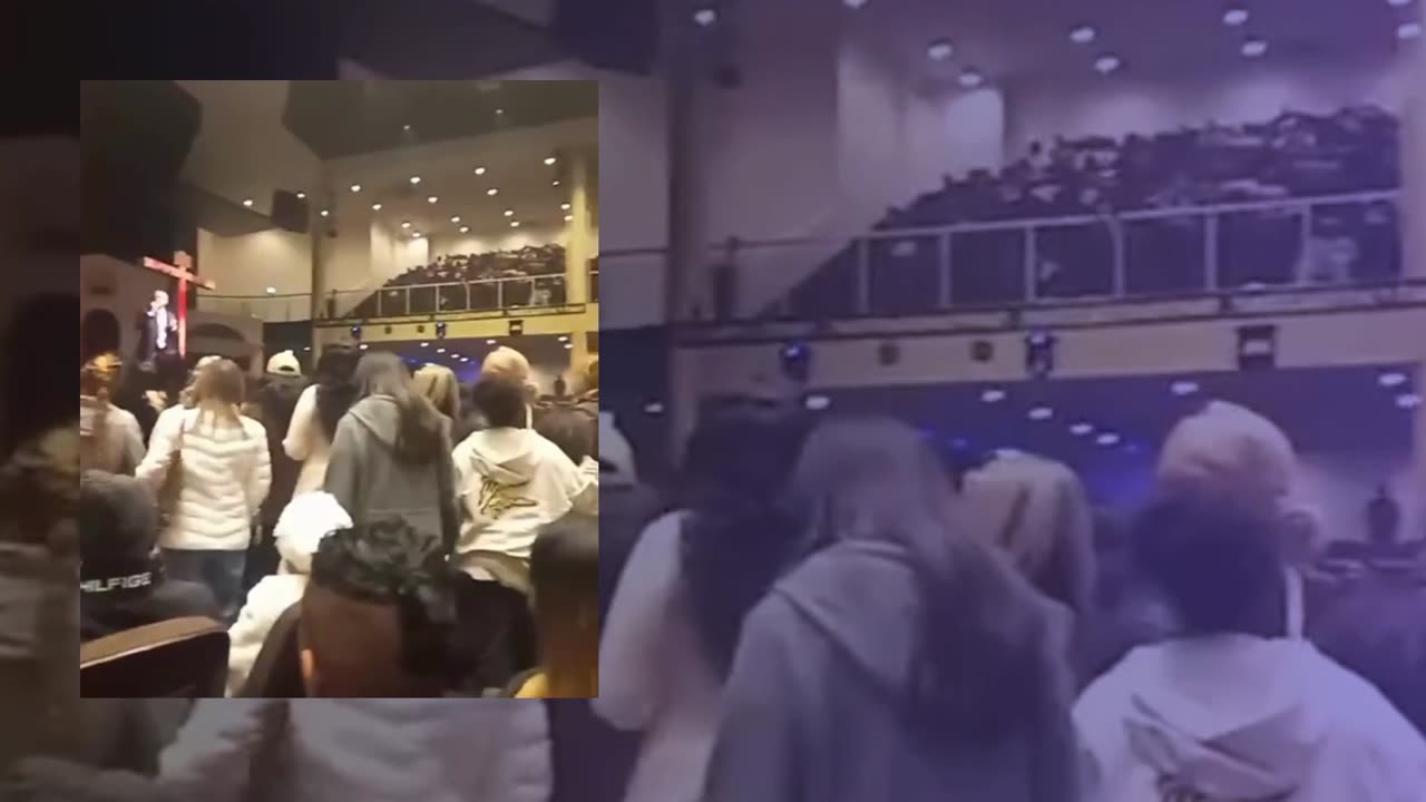 Hundred Giving their hearts to Christ Yeshua in Toronto